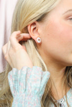 Load image into Gallery viewer, Alyssum oval studs