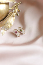 Load image into Gallery viewer, Vintage oval studs- alyssum flowers