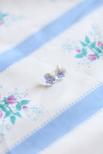 Load image into Gallery viewer, Forget me not circle studs