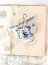 Load image into Gallery viewer, Bowknot Pearl Earrings