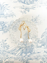 Load image into Gallery viewer, Bowknot Pearl Earrings