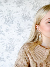 Load image into Gallery viewer, Bowknot Pearl Earrings